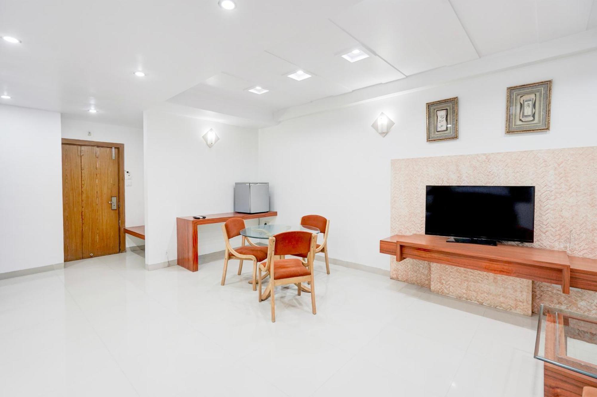 Super Townhouse Mg Road Porbandar Formerly Hotel Harmony 外观 照片
