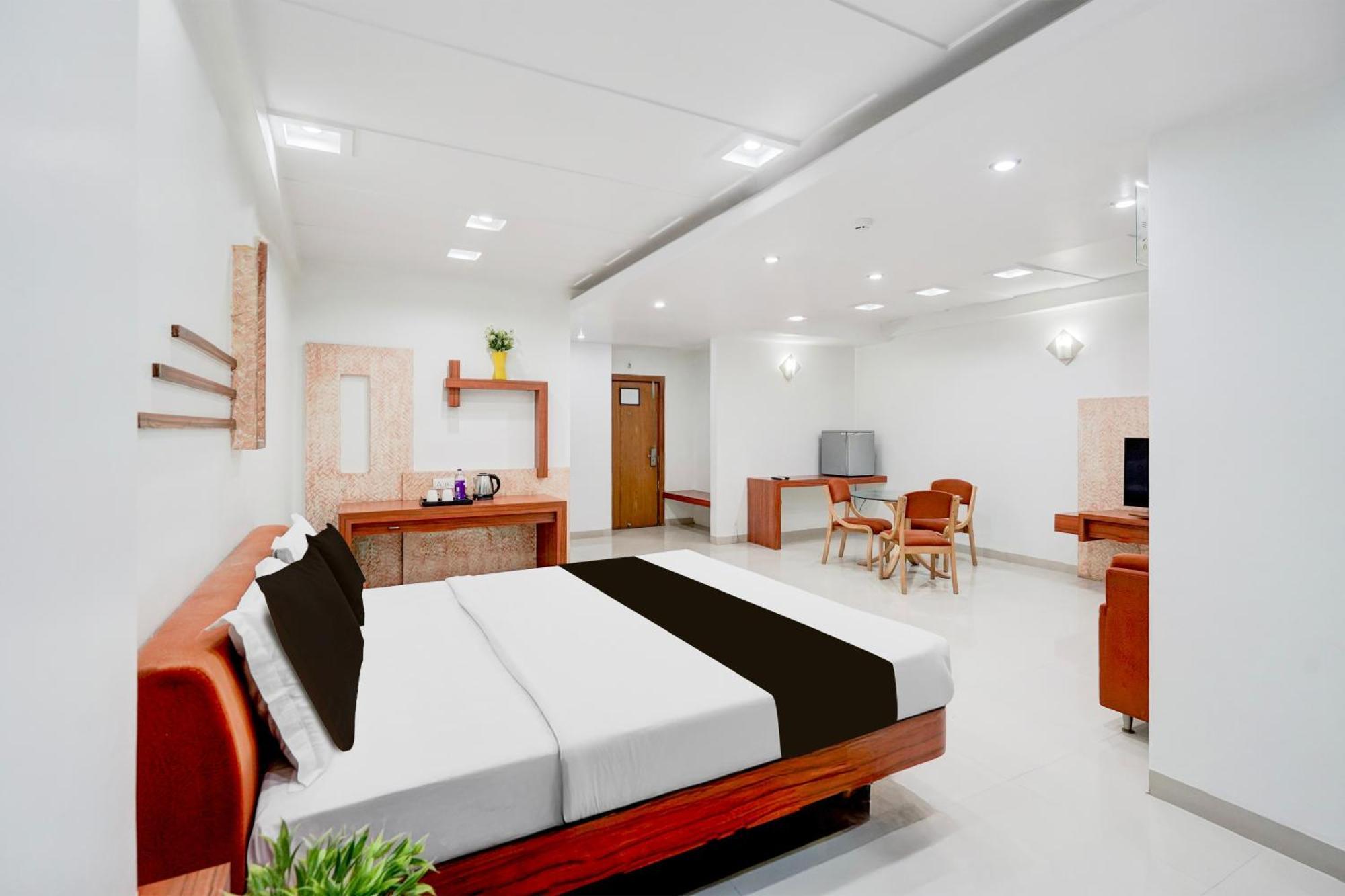 Super Townhouse Mg Road Porbandar Formerly Hotel Harmony 外观 照片