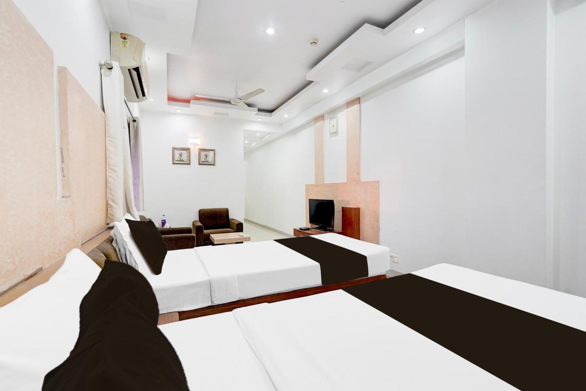 Super Townhouse Mg Road Porbandar Formerly Hotel Harmony 外观 照片