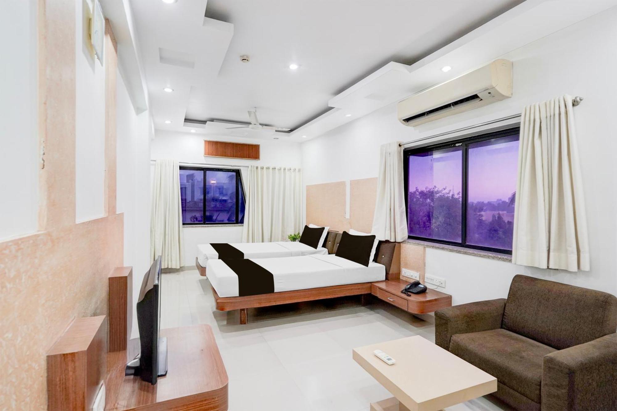 Super Townhouse Mg Road Porbandar Formerly Hotel Harmony 外观 照片