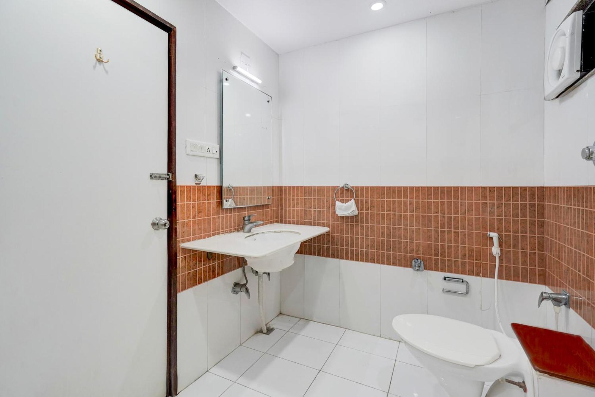 Super Townhouse Mg Road Porbandar Formerly Hotel Harmony 外观 照片